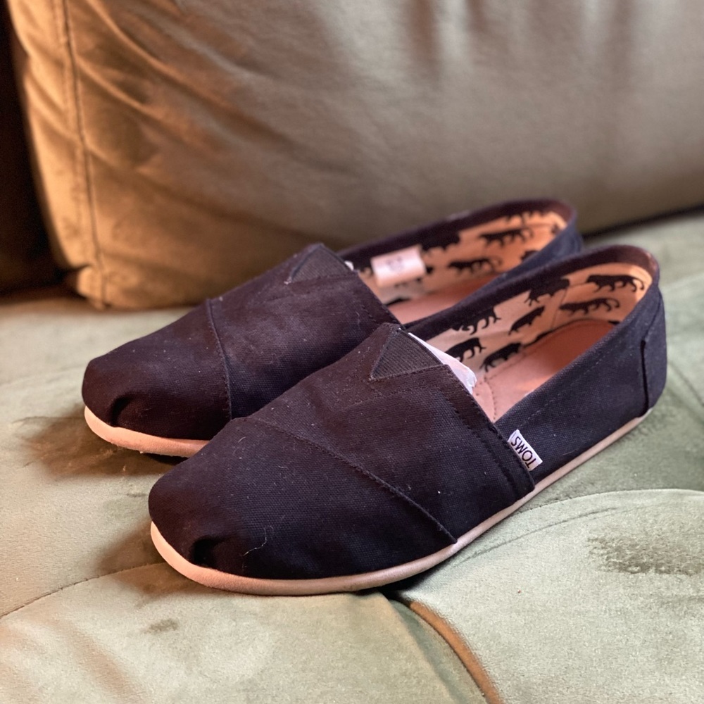 Black Alpargata Toms Men’s size 10 worn twice only!